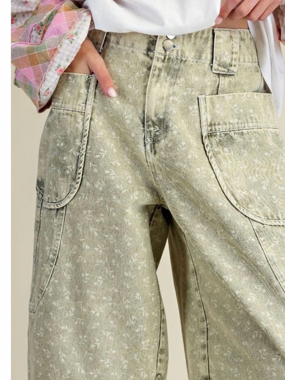 ⭐️NWT Easel Meadow Barrel Jeans⭐️ - Picture 3 of 11